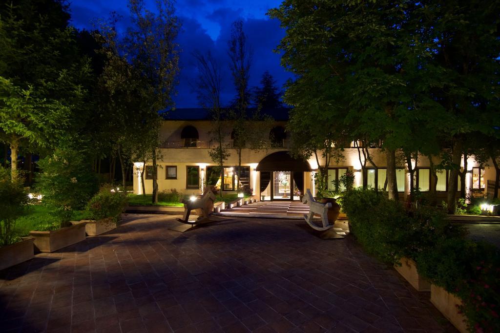Готель Casa Vissani Baschi Екстер'єр фото